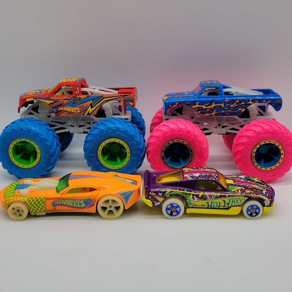 Hot Wheels Lot of Multicolor Trucks Glow in the Dark Cars Mattel - Picture 2 of 6